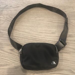 Everest Sleek Everyday Belt Bag